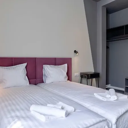 Dandelion Matisa With Free Parking