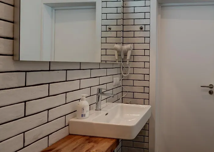 Dandelion Matisa With Free Parking